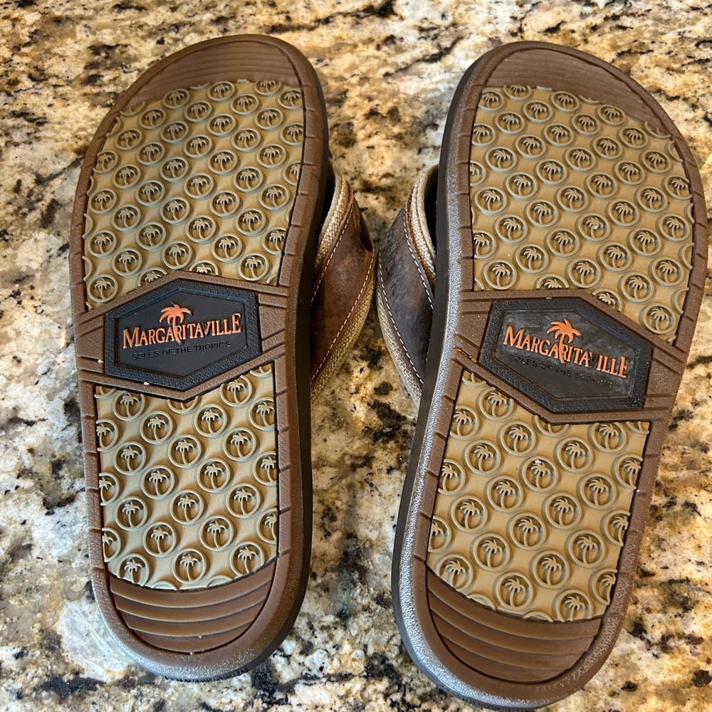 Margaritaville Men's Tan and Brown Sandals Flop Flops Size 10 EUC - Picture 2 of 5
